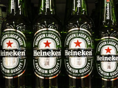 Kiev, Ukrayna 13 Eylül 2018: Heineken bira deposunda