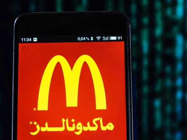 Kiev Ukrayna Eylül 2018 Mcdonald Arapça Logosu Görüntülenen Akıllı Telefon — Stok fotoğraf