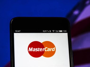 Kiev, Ukrayna 13 Eylül 2018: Mastercard mali hizmetler şirket logosu akıllı telefon görüntülenen gördüm. MasterCard Incorporated bir Amerikan çokuluslu finansal hizmetler şirketidir