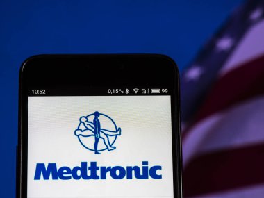 Kiev, Ukrayna 13 Eylül 2018: Medtronic tıbbi ekipman şirket logosu akıllı telefon görüntülenen gördüm.