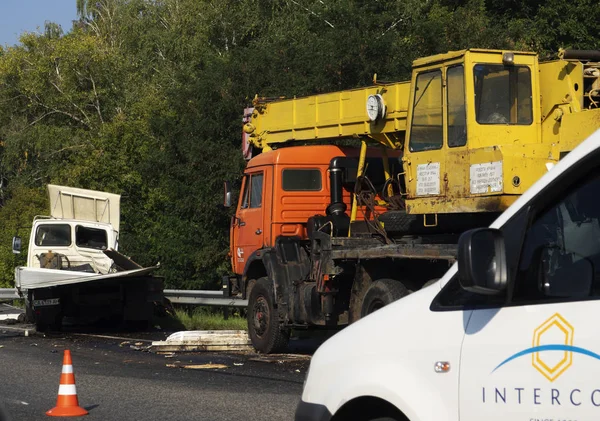 Kiev Ucrania Septiembre 2018 Accidente Tráfico Grúa Camión Carretera Boryspil — Foto de Stock
