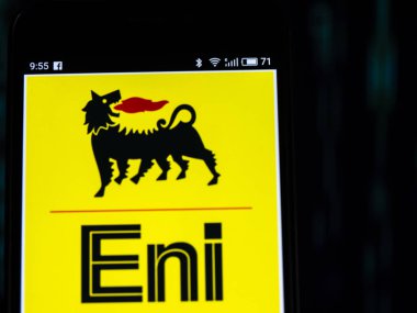 Kiev, Ukrayna - 27 ayarla, 2018: Eni S.p.A. logo akıllı telefon görüntülenen gördüm. Bir İtalyan çok uluslu petrol ve gaz şirketi Roma'da merkezi eni S.p.A. olduğunu. 