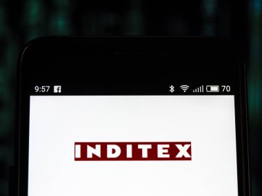 Kiev, Ukrayna - 27 ayarla, 2018: Inditex logo akıllı telefon görüntülenen gördüm. Industria de Diseño Textil, S.A. bir İspanyol çokuluslu giyim firması dünyanın en büyük moda grubu olarak üzerinde 7.200 mağazaları dünya çapında 93 pazarlarda faaliyet olduğunu.