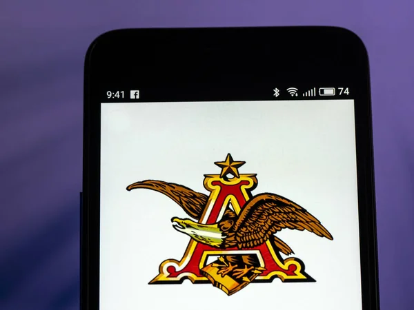 Kiev Oekraïne Set 2018 Anheuser Busch Logo Zien Weergegeven Slimme — Stockfoto