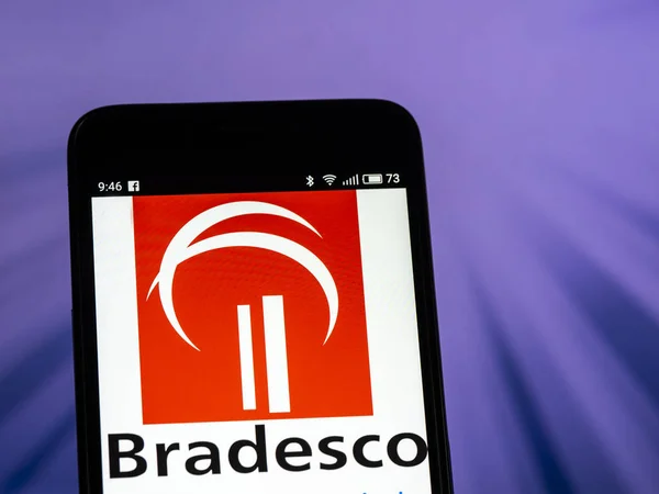 Kiev Ukraine Set 2018 Banco Bradesco Logo Auf Dem Smartphone — Stockfoto