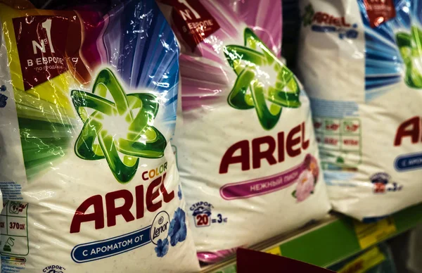 Kiev Ucrania Octubre 2018 Ariel Original Powder Laundry Detergent Tienda — Foto de Stock