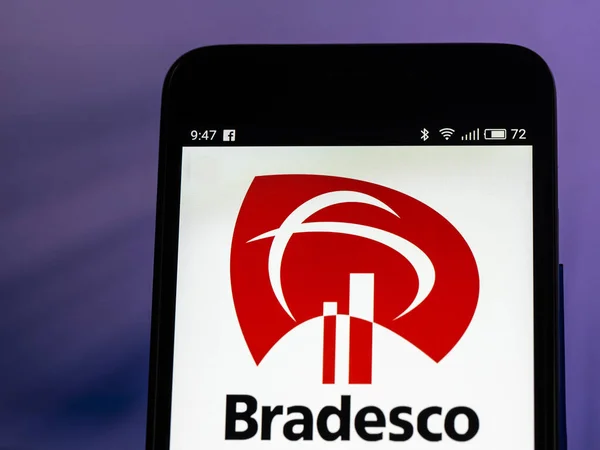 Kiev Ukraine Set 2018 Banco Bradesco Logo Auf Dem Smartphone — Stockfoto