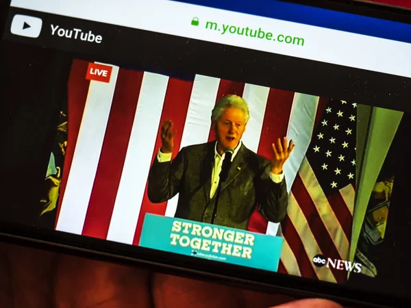 Kiev Ukraine Outubro 2018 Youtube Chanel Conta Presidente Bill Clinton — Fotografia de Stock