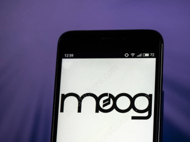 Kiev, Ukrayna - 10 Ekim 2018: şirket logosu üretim Moog Music müzik aleti akıllı telefon görüntülenen gördüm. 