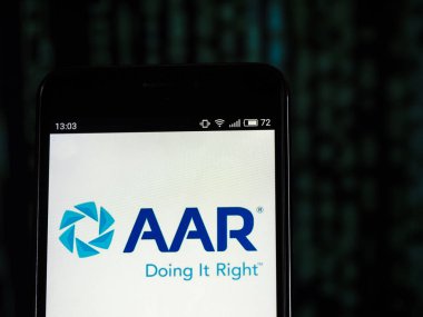 Kiev, Ukrayna - 10 Ekim 2018: Aar Corp logo akıllı telefon görüntülenen gördüm. AAR Corp seferi Hizmetleri küresel ticari, hükümet ve savunma Havacılık Sanayi ve Havacılık bağımsız bir sağlayıcısıdır.