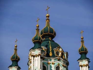 Kiev, Ukrayna - 19 Ekim 2018: Verkhovna Rada için teslim Ukrayna S. Andrews Kilisesi ücretsiz kalıcı kullanmak Ekümenik Patrikhanesi ibadet hizmetlerini ve törenlere performans için. 237 Bu milletvekilleri için oy.