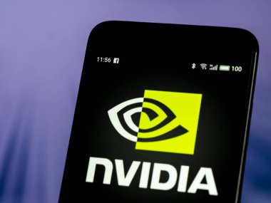 Kiev, Ukrayna - 26 Ekim 2018: NVIDIA Corporation logo akıllı telefon görüntülenen gördüm. 