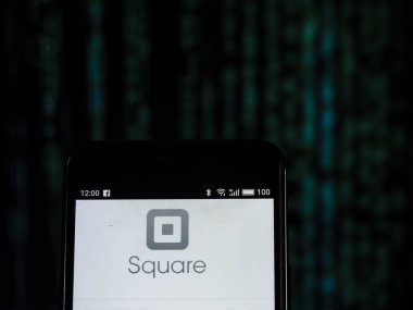 Kiev, Ukrayna - 26 Ekim 2018: Kare, Inc logo akıllı telefon görüntülenen gördüm. Kare, Inc bir mali gibi hizmetleri, tüccar hizmetleri toplayıcı ve mobil ödeme şirketi