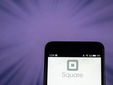 Kiev, Ukrayna - 26 Ekim 2018: Kare, Inc logo akıllı telefon görüntülenen gördüm. Kare, Inc bir mali gibi hizmetleri, tüccar hizmetleri toplayıcı ve mobil ödeme şirketi