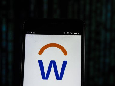 Kiev, Ukrayna - 26 Ekim 2018: İş günü A.ş. yazılım şirketi logo akıllı telefon görüntülenen gördüm. İş günü, Inc bir ondemand finansal yönetim ve insan kaynakları yönetimi yazılım satıcısı olduğunu.