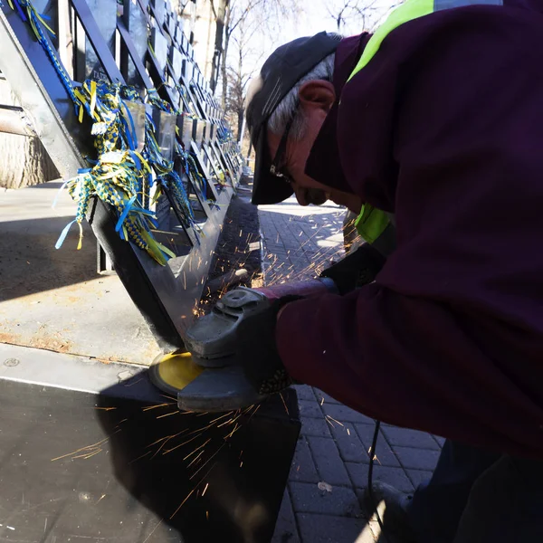 Kiev Ukraine November 2018 Municipal Workers Dismantling Heroes Heavenly Hundred — Stock Photo, Image