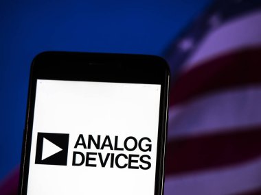 Analog cihazlar, Inc logo akıllı telefon görüntülenen gördüm. Analog Devices, Inc., adı veya Analog, olarak da bilinen veri dönüştürme ve sinyal alay teknoloji konusunda uzmanlaşmış bir Amerikan çokuluslu yarı iletken şirketidir. 