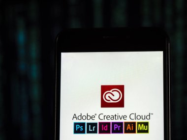 Kiev, Ukrayna - 6 Kasım 2018: Adobe yaratıcı bulut logo akıllı telefon görüntülenen gördüm. Adobe yaratıcı bulut uygulamalar ve hizmetler Adobe Systems kümesidir 