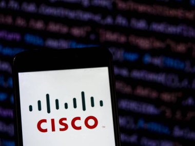 Kiev, Ukrayna - 20 Kasım 2018: Cisco Systems Integration uzmanları Şirket, Inc logosu bir akıllı telefon görüntülenen gördüm.