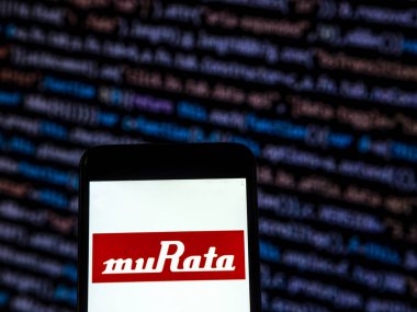 Kiev, Ukrayna - 14 Kasım, 2018:Murata üretim elektronik kapasitör şirket logosu üretim akıllı telefon görüntülenen gördüm. Bir Japon üretici Elektronik komponentleri Murata üretim Co Ltd.