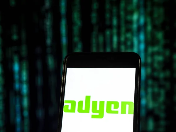 Kiev Oekraïne Nov 2018 Adyen Commerce Bedrijfslogo Zien Weergegeven Slimme — Stockfoto