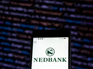 Kiev, Ukrayna - 28 Kasım 2018: Nedbank logo akıllı telefon görüntülenen gördüm