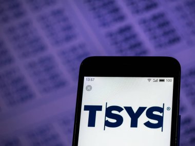 Kiev, Ukrayna - 4 Aralık 2018: Tsys kredi kartı hizmeti şirket logosu akıllı telefon görüntülenen gördüm