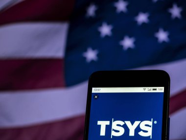 Kiev, Ukrayna - 4 Aralık 2018: Tsys kredi kartı hizmeti şirket logosu akıllı telefon görüntülenen gördüm