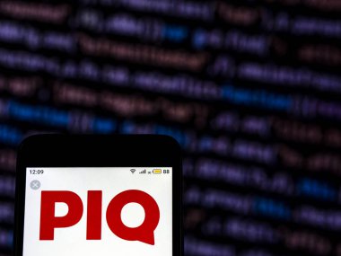 Kiev, Ukrayna - 6 Aralık 2018: akıllı telefon görüntülenen gördüm teknoloji ve spor şirket logosu Piq kesişimi.