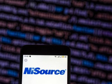 Kiev, Ukrayna - 6 Aralık 2018: Nisource yarar şirket logosu akıllı telefon görüntülenen gördüm.