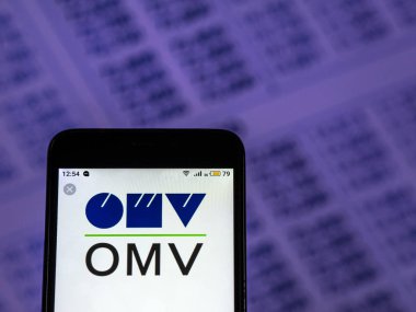 Kiev, Ukrayna - 6 Aralık 2018: Omv şirket logosu akıllı telefon görüntülenen gördüm.