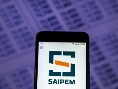 Kiev, Ukrayna - 7 Aralık 2018: Saipem şirket logosu akıllı telefon görüntülenen gördüm.