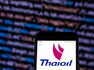 Kiev, Ukrayna - 7 Aralık 2018: Tay petrol petrol rafinerileri şirket logosu akıllı telefon görüntülenen gördüm.