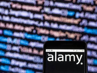 Kiev, Ukrayna - 7 Aralık 2018: Alamy stok fotoğraf şirket logosu akıllı telefon görüntülenen gördüm.