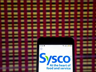 Kiev, Ukrayna - 11 Aralık 2018: Sysco toptan şirket logosu akıllı telefon görüntülenen gördüm.