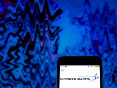 Kiev, Ukrayna - 11 Aralık 2018: Lockheed Martin Havacılık ve savunma şirket logosu akıllı telefon görüntülenen gördüm.