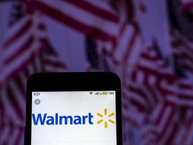 Kiev, Ukrayna - 10 Aralık 2018: Walmart logo akıllı telefon görüntülenen gördüm. 