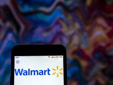 Kiev, Ukrayna - 10 Aralık 2018: Walmart logo akıllı telefon görüntülenen gördüm. 