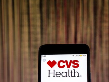 Kiev, Ukrayna - 10 Aralık 2018: Cvs sağlık perakende eczane şirket logosu akıllı telefon görüntülenen gördüm. 