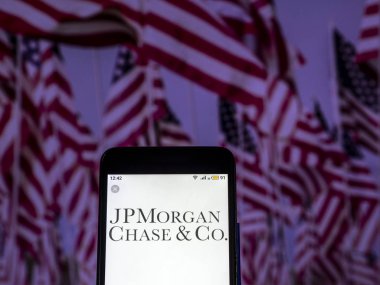  O JPMorgan Chase yatırım bankacılığı görülen şirket logosu görüntülenen
