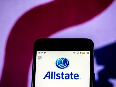 Kiev, Ukrayna - 14 Aralık 2018: Allstate sigorta şirket logosu akıllı telefon görüntülenen gördüm.