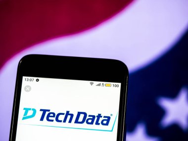 Kiev, Ukrayna - 14 Aralık 2018: Teknik veri dağıtımı şirket logosu akıllı telefon görüntülenen gördüm.