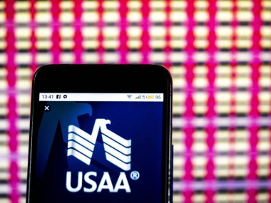 Kiev, Ukrayna - 14 Aralık 2018: Usaa mali hizmetler şirket logosu akıllı telefon görüntülenen gördüm.