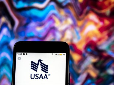 Kiev, Ukrayna - 14 Aralık 2018: Usaa mali hizmetler şirket logosu akıllı telefon görüntülenen gördüm.