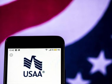 Kiev, Ukrayna - 14 Aralık 2018: Usaa mali hizmetler şirket logosu akıllı telefon görüntülenen gördüm.