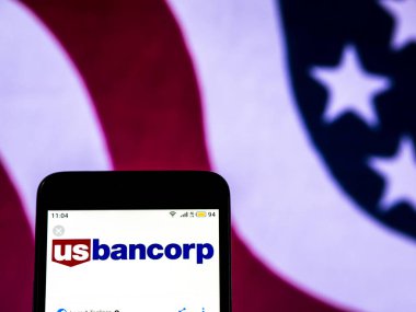 Kiev, Ukrayna - 16 Aralık 2018: US Bancorp banka holding şirket logosu akıllı telefon görüntülenen gördüm.