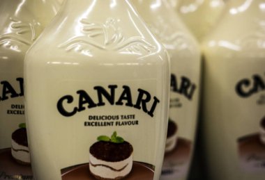 Kiev, Ukrayna - 16 Aralık 2018: Canari içki mağaza