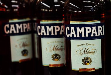 Kiev, Ukrayna - 16 Aralık 2018: Campari mağaza