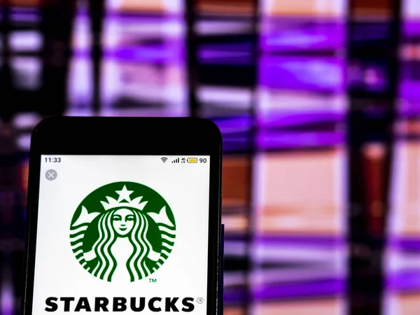 Kiev Ukrayna Aralık 2018 Starbucks Kahve Şirket Logosu Akıllı Telefon — Stok fotoğraf