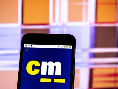 Kiev, Ukrayna - 18 Aralık 2018: Carmax şirket logosu akıllı telefon görüntülenen gördüm